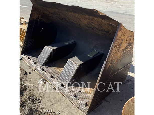Caterpillar 966G HIGH TIPPING MATERIAL HANDLING BUCKET, Bucket, S/N: 1468081, 2003 - Image 2