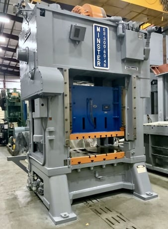 300 Ton, Minster #E2-300-60-48, straight side double crank, 4" stroke, 24" Shut Height, 40-80 SPM, air clutch - Image 4