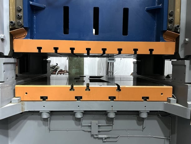 300 Ton, Minster #E2-300-60-48, straight side double crank, 4" stroke, 24" Shut Height, 40-80 SPM, air clutch - Image 6