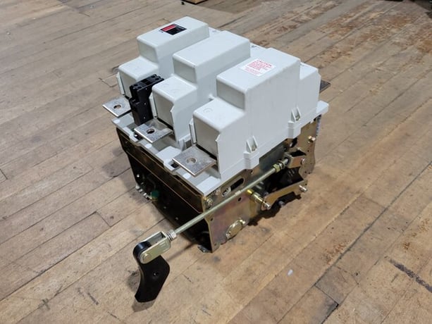 540 Amp. Cutler-Hammer #C10JN3, Contactor, 3P 3PH Coil 110/120V NEMA Size 6 Series C1 - Image 4