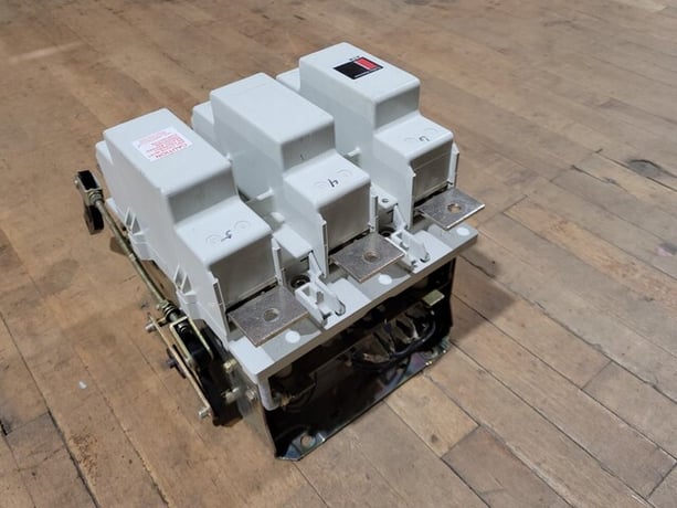 540 Amp. Cutler-Hammer #C10JN3, Contactor, 3P 3PH Coil 110/120V NEMA Size 6 Series C1 - Image 6