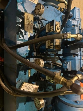 30 HP John Henry John Henry Foste Co., 100 gallon, 14 gpm, 1000 psi, 3 valves - Image 7