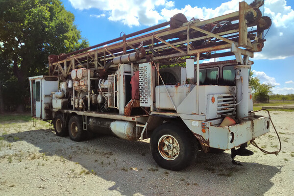 Reedrill #SK35-HP, drilling rig, 35000 lbs. pulldown capacity, 1990 - Image 1
