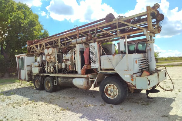 Reedrill #SK35-HP, drilling rig, 35000 lbs. pulldown capacity, 1990 - Image 9
