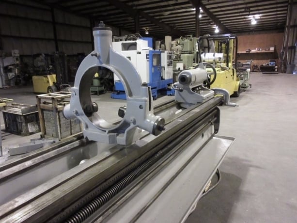 28" x 132" Tos, geared head precision, heavy duty lathe, 8-1180 RPM, steady rest, 4-jaw chuck - Image 7