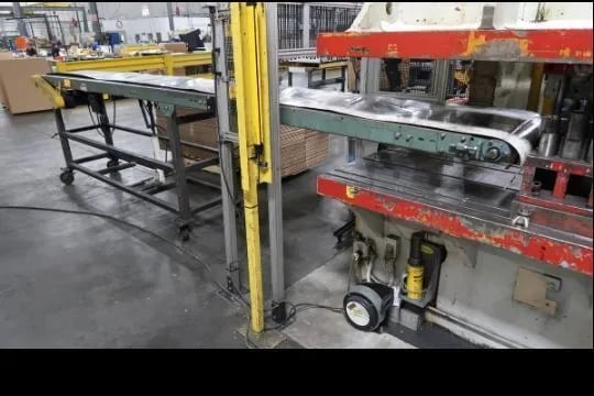 18" wide x 16' long, Hytrol, belt conveyor, Dart 250-Series controller, variable speed, adj. height, casters - Image 2