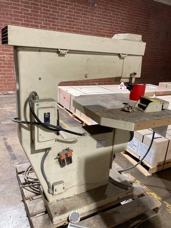 SCMI #R-8, Pin Router, 30" x36" non-tilt table, 29.5" throat, 4" spindle travel, 6.6 HP, 1/4"-5/8" collet - Image 2