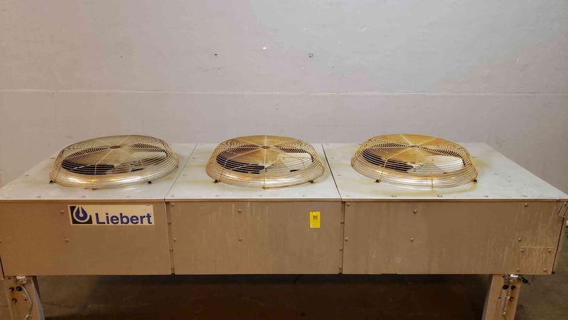 Liebert #DCDF308-A, 3-Fan Condenser, 133" L x 44" width x 45" H, 320/165 psig, 3 phase, 0.75 HP, 5.9 Amps - Image 2