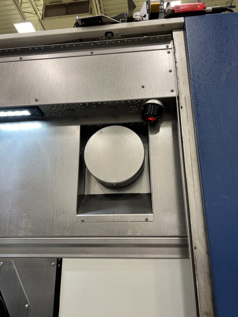 Grob #G550, 5-Axis horizontal machining center, 50 automatic tool changer, 31.5" X, 40.2" Y, 38.2" Z, 15000 - Image 4