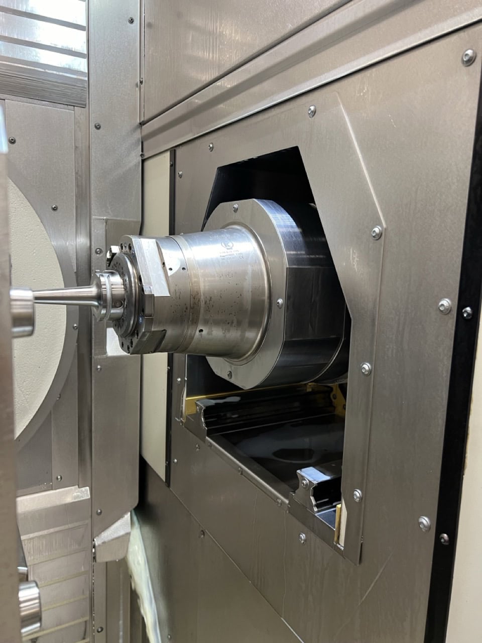 Grob #G550, 5-Axis horizontal machining center, 50 automatic tool changer, 31.5" X, 40.2" Y, 38.2" Z, 15000 - Image 5