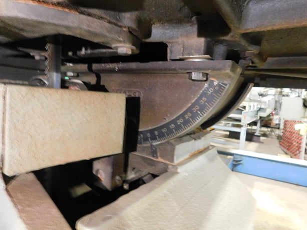 35" American Sawmill Machinery, vertical bandsaw, 36" x29" tilt table, foot brake, 20' 8" x3/4" x.035" blade - Image 9