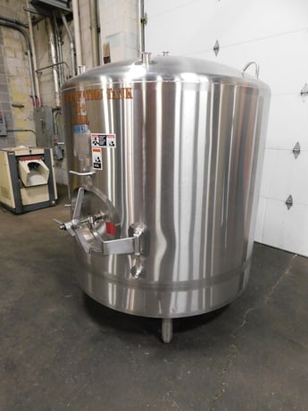 Walker 15 BBL 304 Stainless Steel tank, 15 barrel, 16" x20" manway, 3" side port, (3) 2" top inlets - Image 5