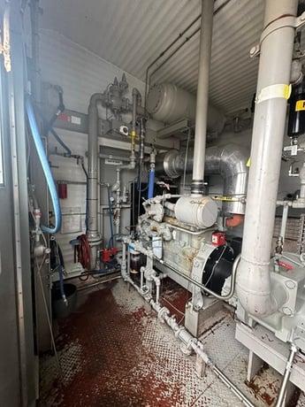 145 HP Frick #XJF151N, screw compressor, Caterpillar G3306NA NG engine, 1-stage, 2003 - Image 3
