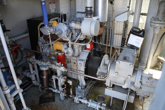 90 HP Frick #XJF151M, screw compressor, Caterpillar G3304NA NG engine - Image 3