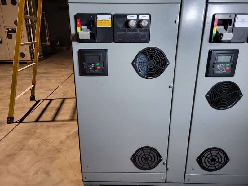 15 HP Eaton, SVX010A1-5A4N1, variable frequency drive, 600 Volts, 18 amps, like new - Image 3