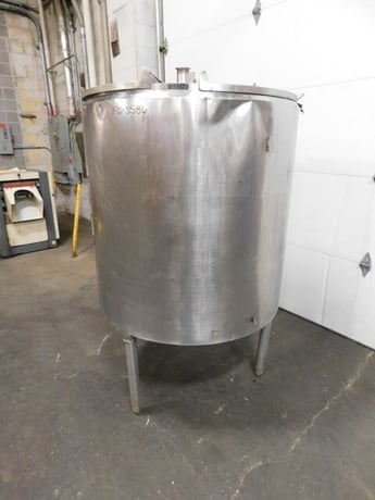 200 gallon 304 Stainless Steel open top tank, 39" diameter, 41" straight wall, 3" outlet, with lids - Image 3