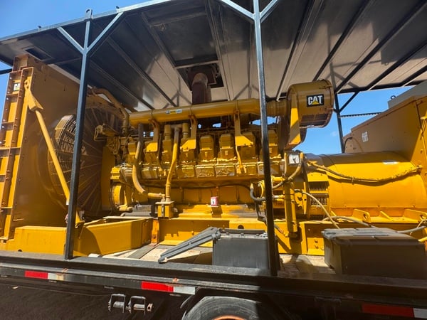 1750 KW Caterpillar #3516, skid mounted, 277/480 Volts, 4335 hours, 1996, $145k - Image 3