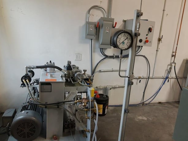 Flow #Mach-2-1313B, waterjet cutting system, 4.3'X, 4.3'Y, 7" Z, 30 HP, 60000 psi, 30SA-60 ESL intensifier - Image 9