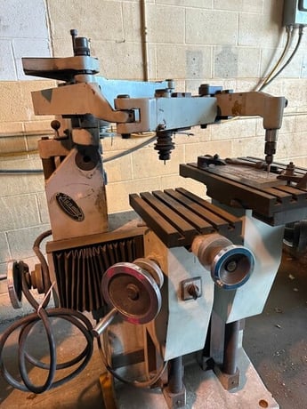 6" x 18" Harig #618, disc surface grinder, 6" x 12" magnetic chuck - Image 2