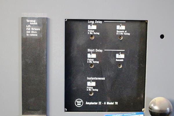 4000 Amps, Westinghouse, DS-840, manually operated, drawout, w/gear, LVACB248 (3 available) - Image 3
