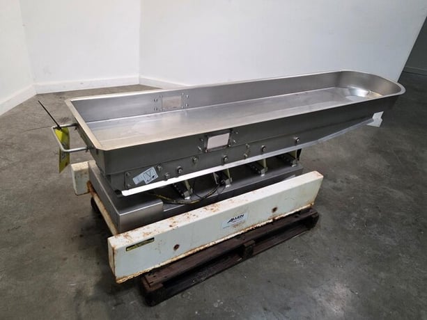 18" wide x 7' long, Allen-Bradley, Vibrating Conveyor, Stainless Steel, 5" deep pan, 10" OD outlet - Image 3
