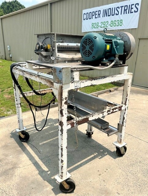 15" x 24" Material Grinder, Stainless Steel, 1" screen openings, 20 HP, 230/460 V. - Image 1