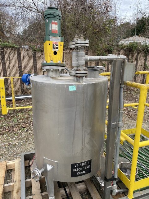 100 gallon Bran Luebbe, Stainless Steel mix tank w/mixer, 30" dia. x 36" straight side tank, 42" W x 80" L - Image 3