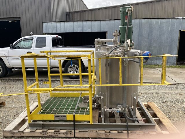 100 gallon Bran Luebbe, Stainless Steel mix tank w/mixer, 30" dia. x 36" straight side tank, 42" W x 80" L - Image 6