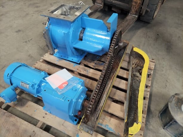 Square Square Young #8HC-CA, Cantilevered Drop-Thru Rotary Valve, Stainless Steel, 8 Vane rotor, 1 HP, 1750 - Image 5
