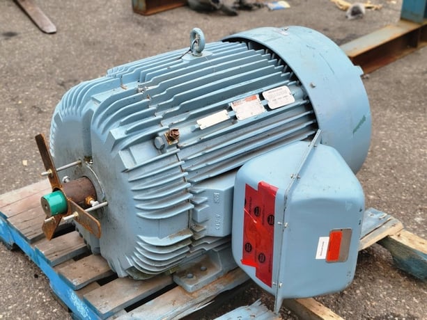 125 HP 3565 RPM Reliance, Frame 444TS, TEFC, continuous duty, type P, 460 Volts - Image 3