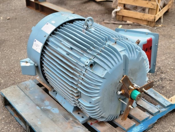 125 HP 3565 RPM Reliance, Frame 444TS, TEFC, continuous duty, type P, 460 Volts - Image 4