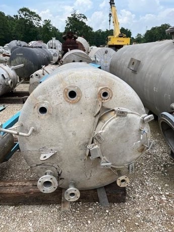 640 gallon 304 Stainless Steel tank, dished top & bottom - Image 2