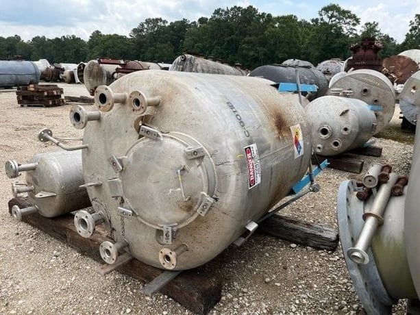 640 gallon 304 Stainless Steel tank, dished top & bottom - Image 3