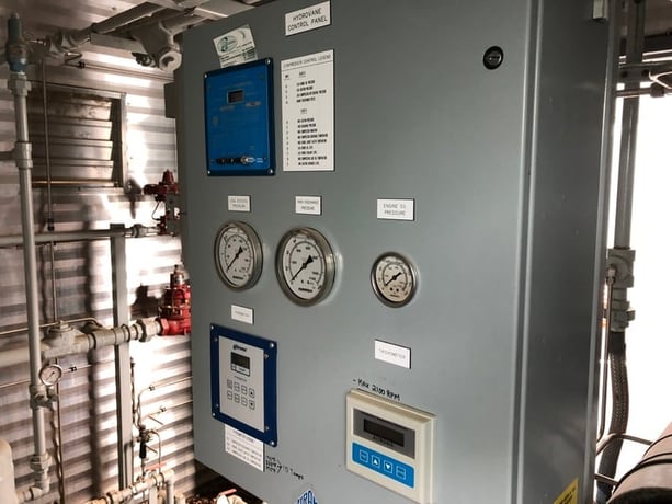 84 HP Compair #822GK06-078, rotary vane compressor, 3-stage, 1800 RPM, Cummins G5.9L NG engine, 2007 - Image 8