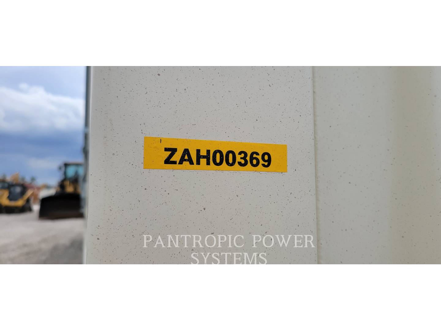 1500 KW Caterpillar XQ1500, Mobile Generator Set, Diesel, 1800 RPM, 480V, 300 hours, 2006 - Image 2