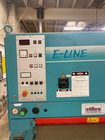 44" Butfering #ECO-111-E, Wide Belt Sander, single belt, dedusting brush, 1997 - Image 2