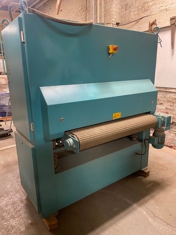 44" Butfering #ECO-111-E, Wide Belt Sander, single belt, dedusting brush, 1997 - Image 7