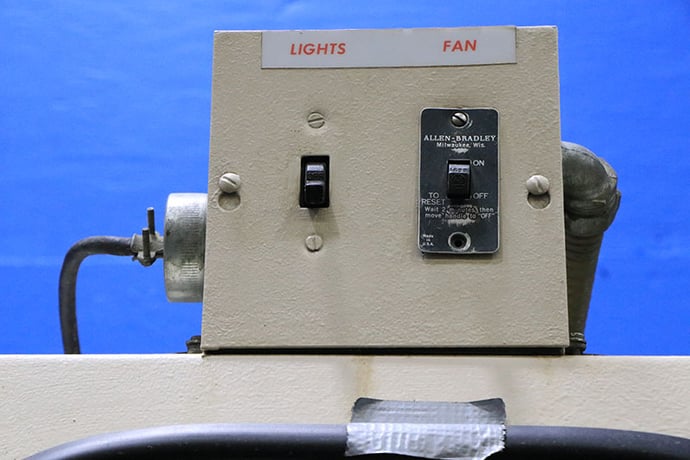 Cyclo Blast, sand blast cabinet, 32" Width 24" Height, 1979 - Image 4