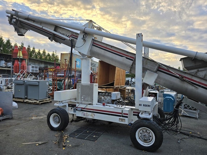 Wilson, 24" portable diesel articulating conveyor, 2003 - Image 4