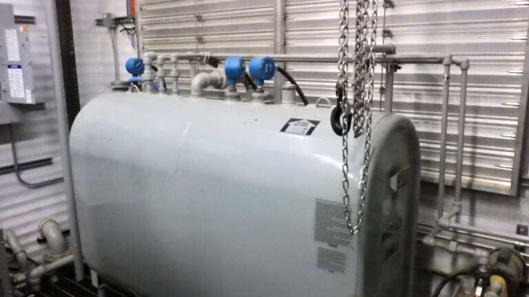 1250 KW Cummins #DQGAA, standby diesel generator, 347-600 Volts, 2557 hours, 2010 - Image 10