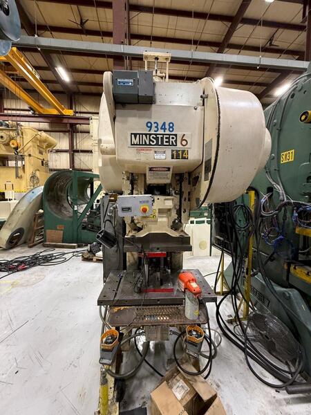 60 Ton, Minster #6SS, 6" stroke, 14" Shut Height, 2.75" adjustment, 32" x 21" bed, 24" x 14" ram, 60 SPM, 1986 - Image 1