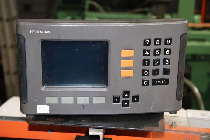 16"/26" x 54" Clausing Colchester #Triumph-VS, Gap Bed Lathe, 2.25" thru hole, 15-2500 RPM, 10 HP, 415 V, 1998 - Image 3