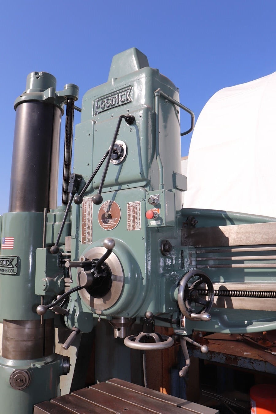5' -15" Fosdick #Economax, Radial Arm Drill, 70"/26" spindle radius, 18" spindle travel, 20-1406 RPM, 440 V - Image 4