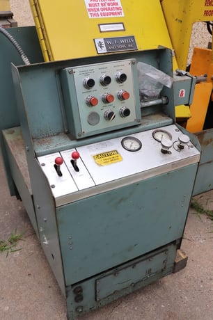 15" x 17" W.f. Wells #F-15-2, Horizontal Band Saw, 11.5" L x 8" H clamp vise, 10.5 gallon coolant tank - Image 4