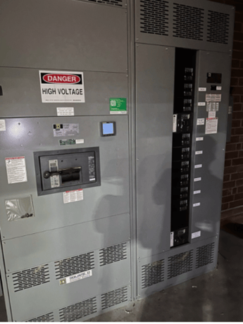 2000 Amps, Square D #QED, switchboard main breaker with distribution, 480 Volts indoor - Image 1