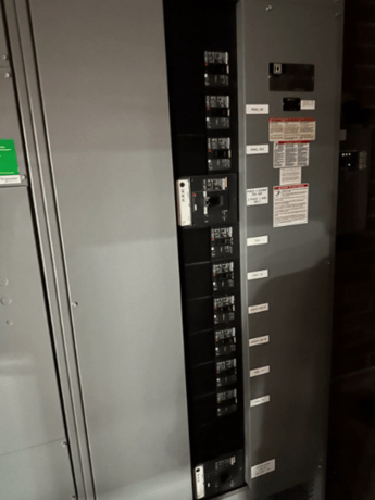 2000 Amps, Square D #QED, switchboard main breaker with distribution, 480 Volts indoor - Image 4