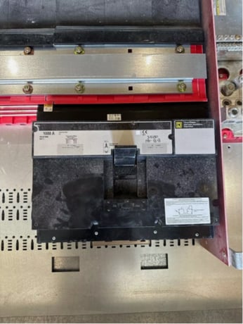 1000 Amp. Square D, I-Line panelboard, 277/480 Volts, 3 phase, 4W, indoor encl 72 cir MCB - Image 3