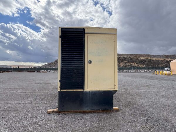 300 KW Kohler #300REOZDD, diesel generator set, weather enclosure, 480 Volts, 3 phase, 360 hours, 2008 - Image 6