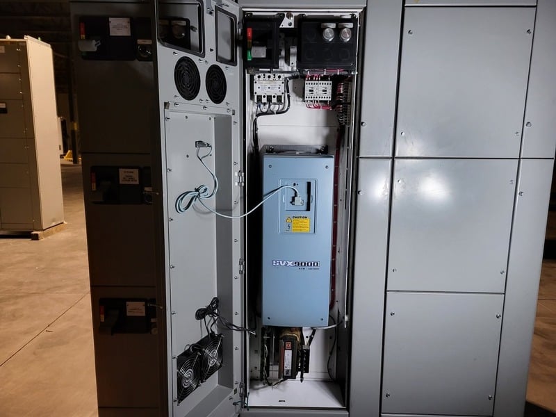 30 HP Eaton Cutler-Hammer, SVX030A1-5A4N1, VFD, 600 Volts, 3 phase, like new - Image 3