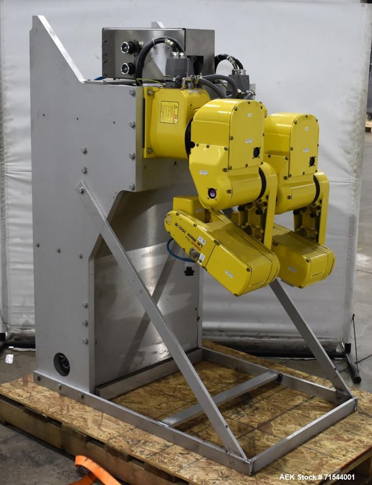Fanuc, LR Mate 100iB, Robots, set of (2), 5-Axis, 3 kg Payload, 620 mm Reach, 2005 - Image 1